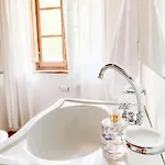 Alojamento de Acomodação e Pequeno-almoço Abbadia Wine Relais 4*